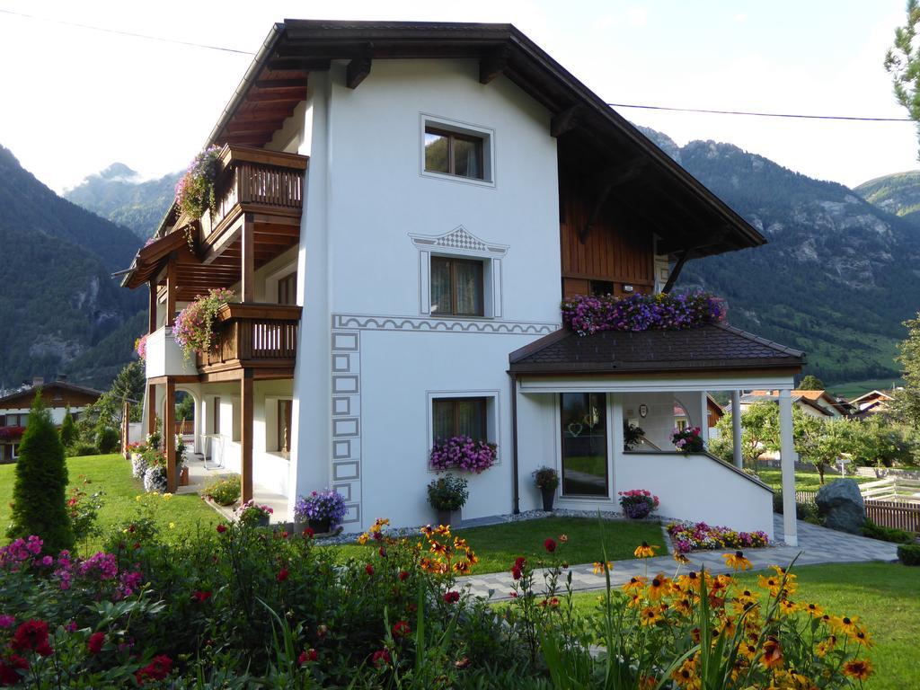 Apart Piz Mondin Pfunds Zimmer foto